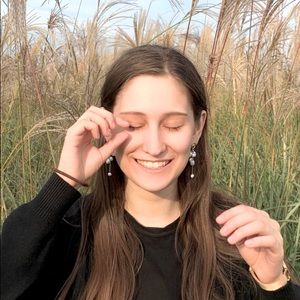 ✨Korean Pearlescent Dangle Earrings✨